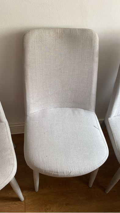 Seis cadeiras de jantar de tecido