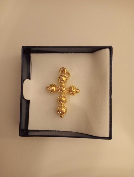 Cruz de filigrana como nova