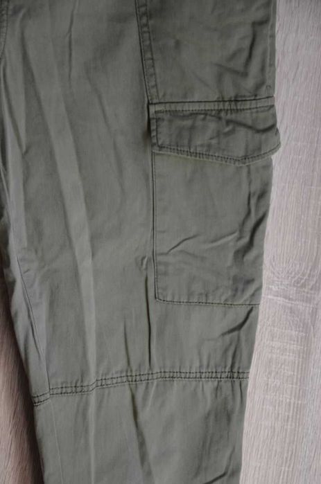 Spodnie jeansy zielone khaki bojówki 40 L New Look