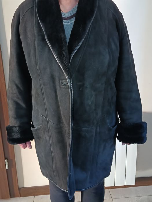 Czarny damski kożuch r. 48 firmy Gory w dobrym stanie.