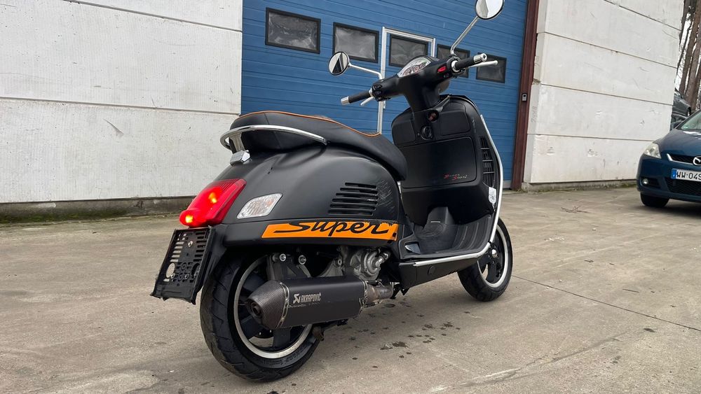 Piaggio Vespa Gts 300 super sport  Akrapovic 2014  uszkodzona