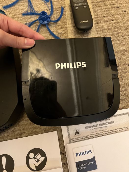 Робот-пылесос PHILIPS SmartPro Easy