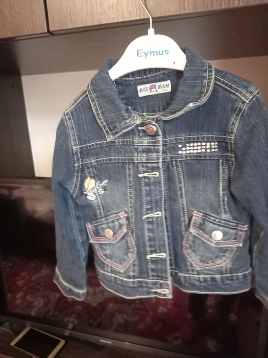 Куртки для дівчинки