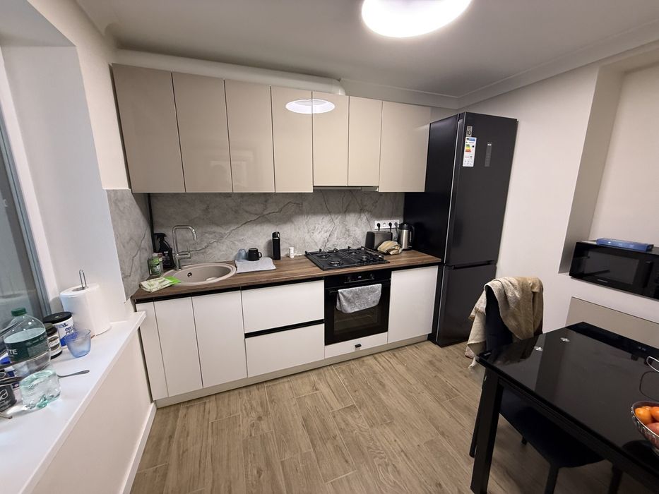 Оренда сучасного будинку: новий ремонт, камін, генератор.