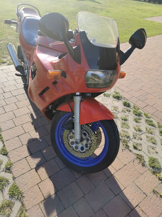 Motocykl Suzuki GSX 600 F