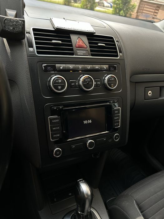 Volkswagen touran 2015 2.0 tdi автомат