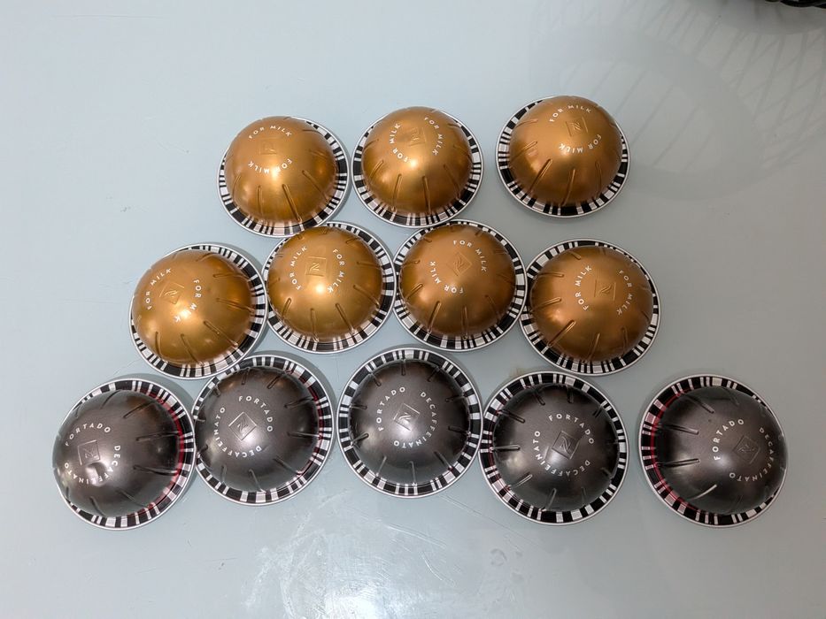 Máquina de Café Nespresso Vertuo Pop Menta – Como Nova