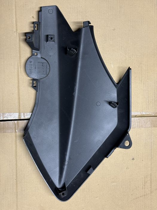 Prawa czacha yamaha xmax 125 lub 400 rok 14+