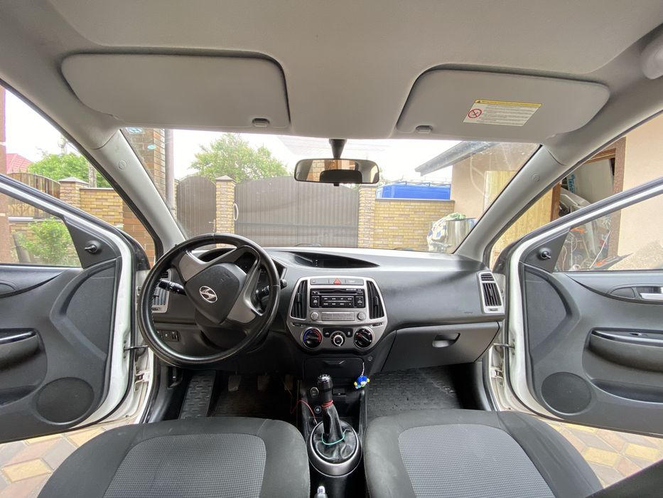 Економне, компактне але дуже зручне авто. Hyundai i-20