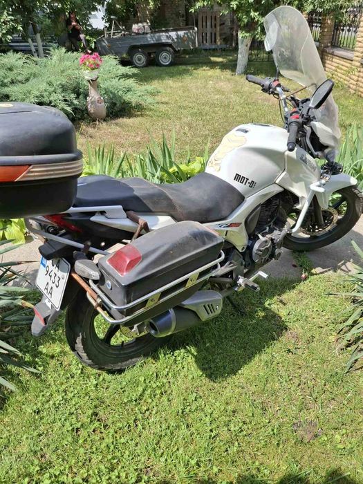 Мотоцикл  lifan kp 200