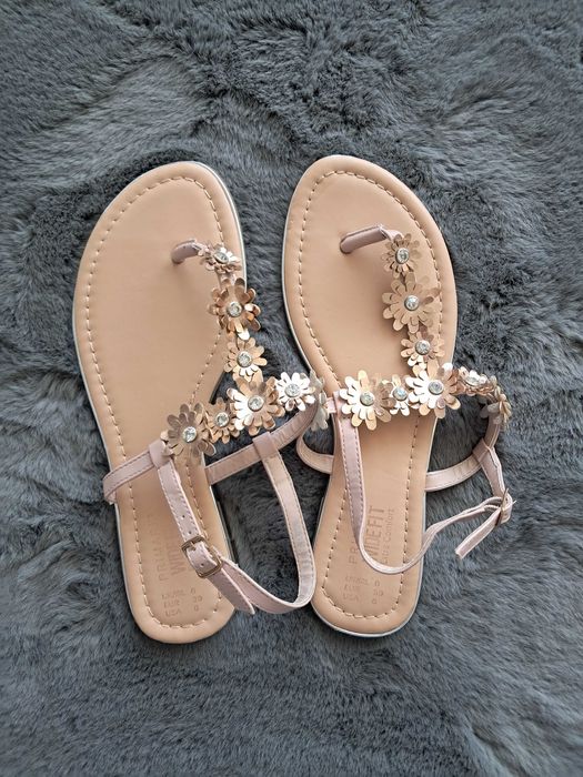 Zlote sansalki rozmuar 39 Primark nowe