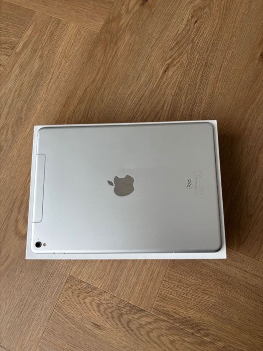 Idealny iPad Pro 9,7 128 GB CELLULAR SILVER w PERFEKCYJNYM stanie!