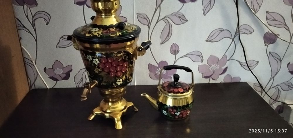 Самовар електричний.