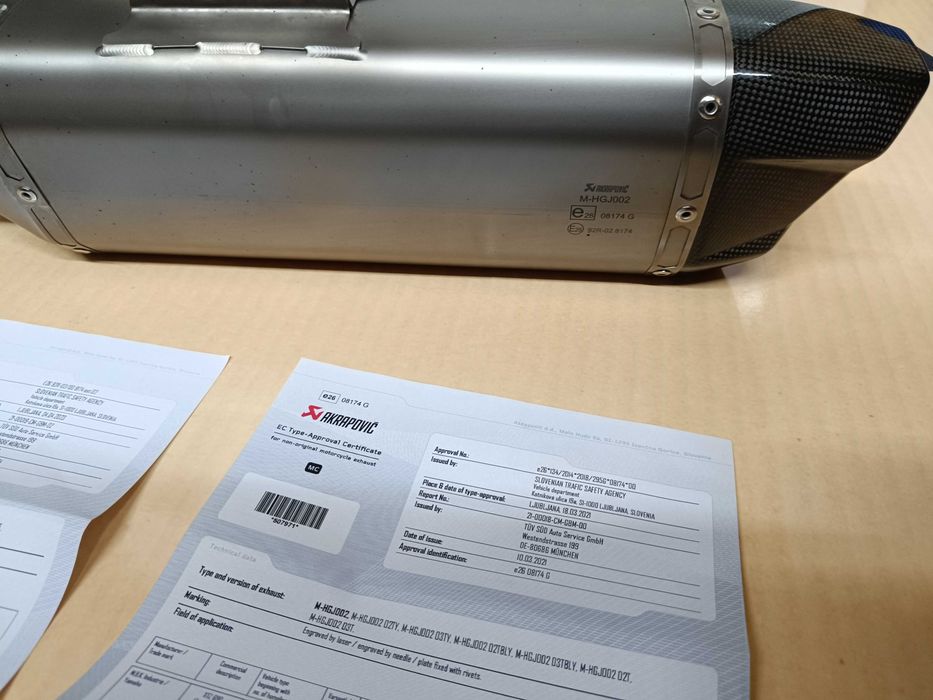 Ponteira Akrapovic Yamaha Tenere 700 Como nova