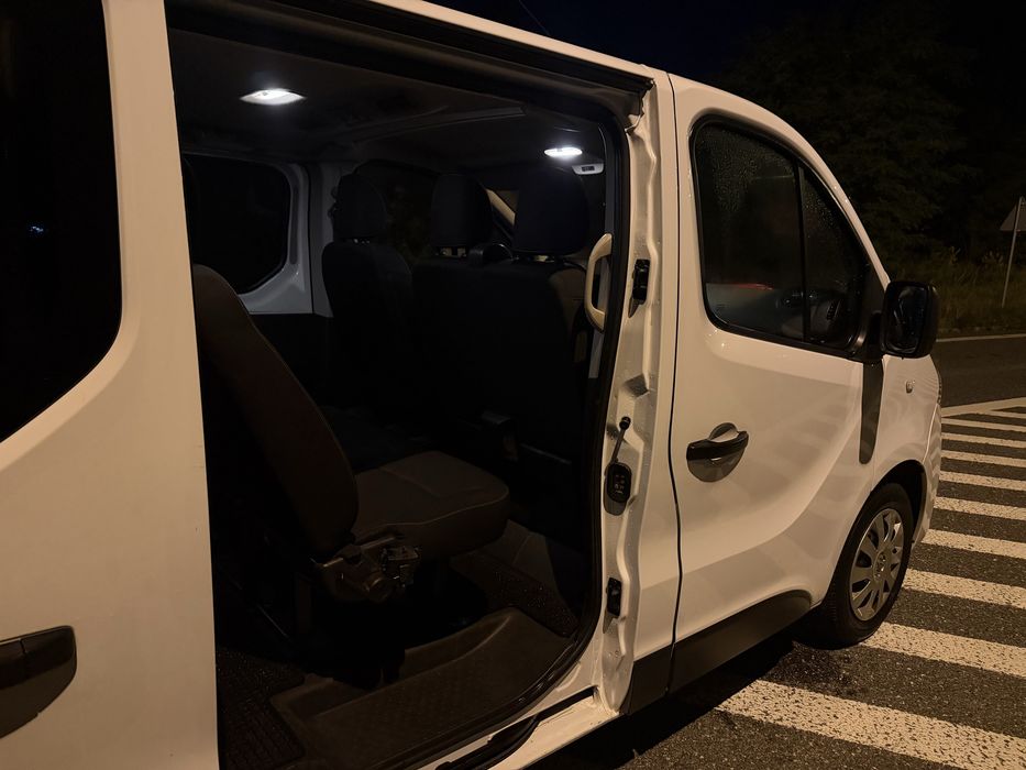 Renault Trafic 2019rok 9-osobowy