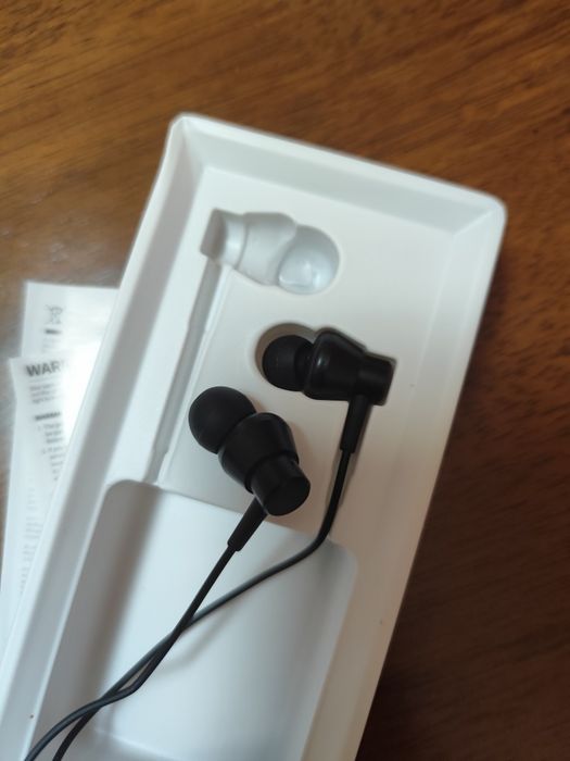 Auriculares com fio Baseus HZ11