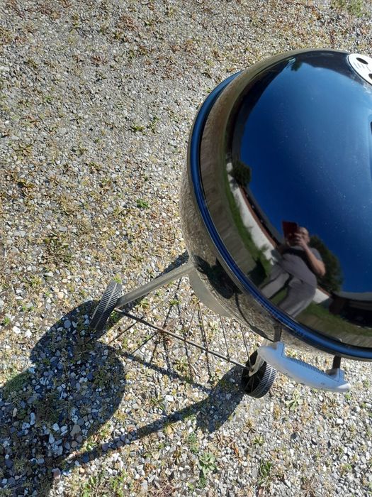 Sprzedam grill  weber 57cm .Mozliwa wysyłka.