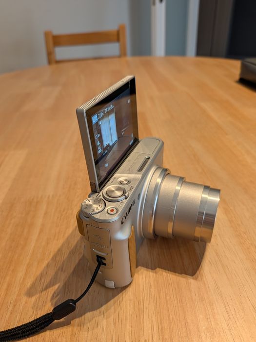 Canon SX740 HS prateada