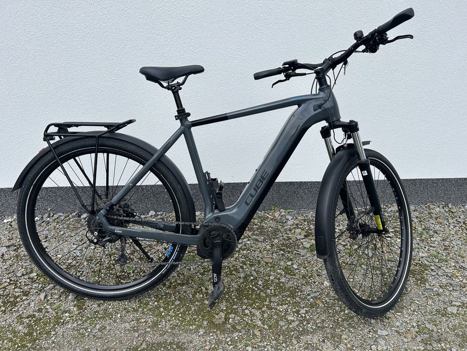 Rower elektryczny Cube Touring ON1 Bosch