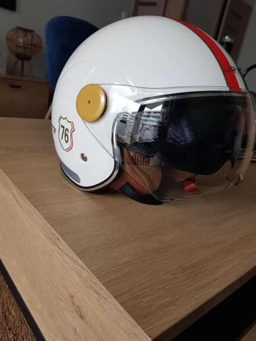 Sprzedam kask motocyklowy, Italy styl. Rozmiar  M. Cena 120 zł.