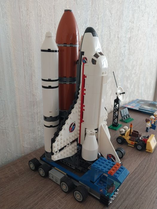 Продам Лего Космопорт