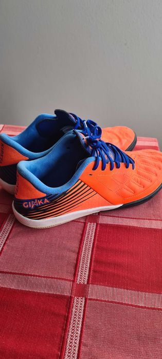 Sapatilhas futsal kipsta