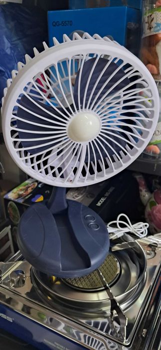 WIATRAK wentylator na akumulator biurowy do samochodu sieci składany