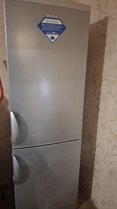 Срочно !Продам холодильник Krystal б/у