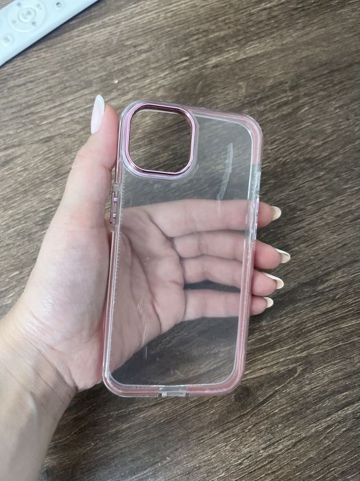 Чохли на iPhone 13