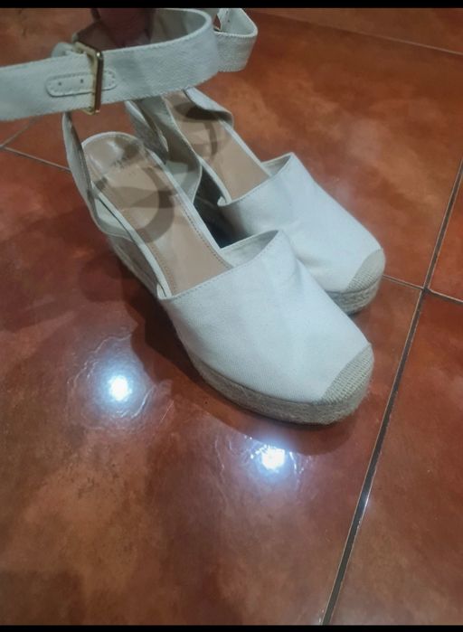 Damskie sandały na koturnie H&M