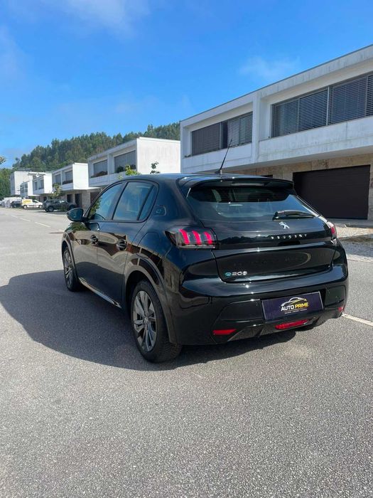 Peugeot E-208 50Kwh 136cv