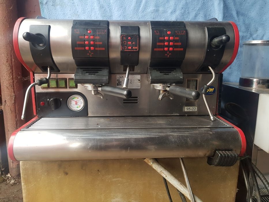 Ekspres kolbowy ciśnieniowy dwugrupowy La San Marco 95-22