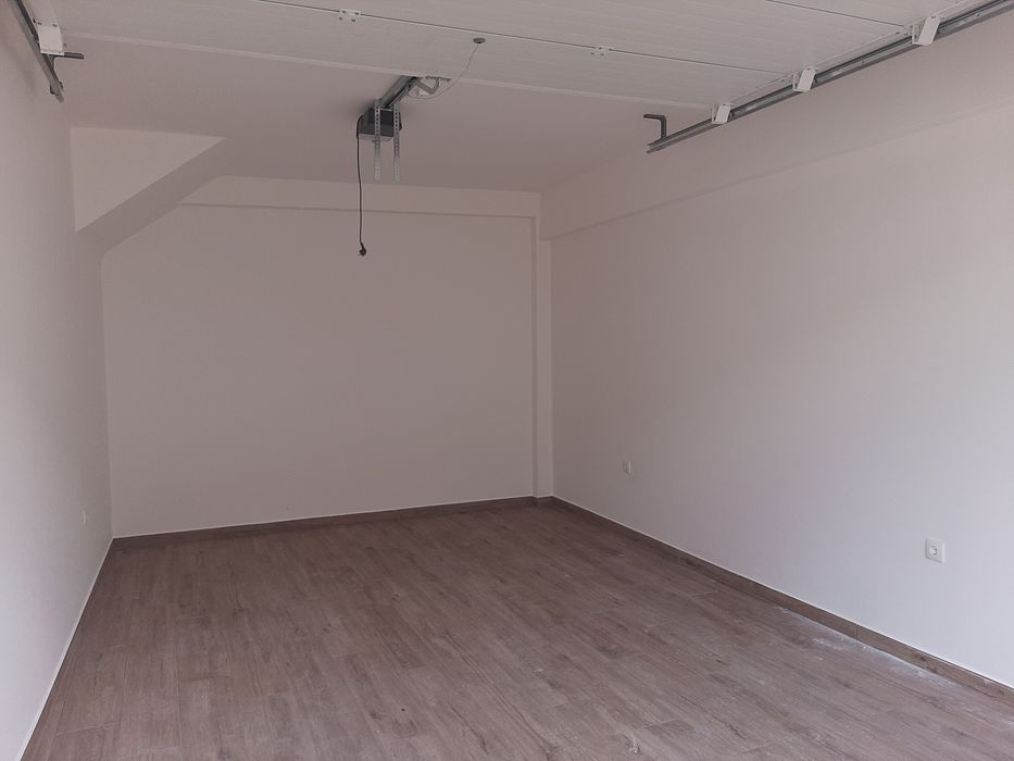 Garagem no centro da vila de Benavente