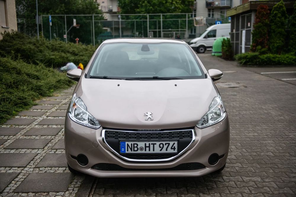 Peugeot 208