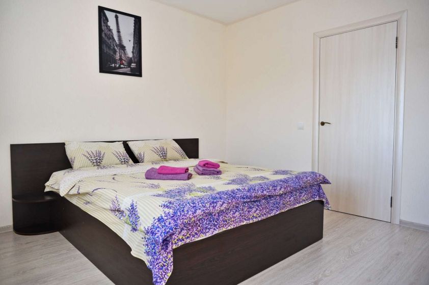 Подобово! Двокімнатна квартира у новобудові на 5 місць! Поруч парк!