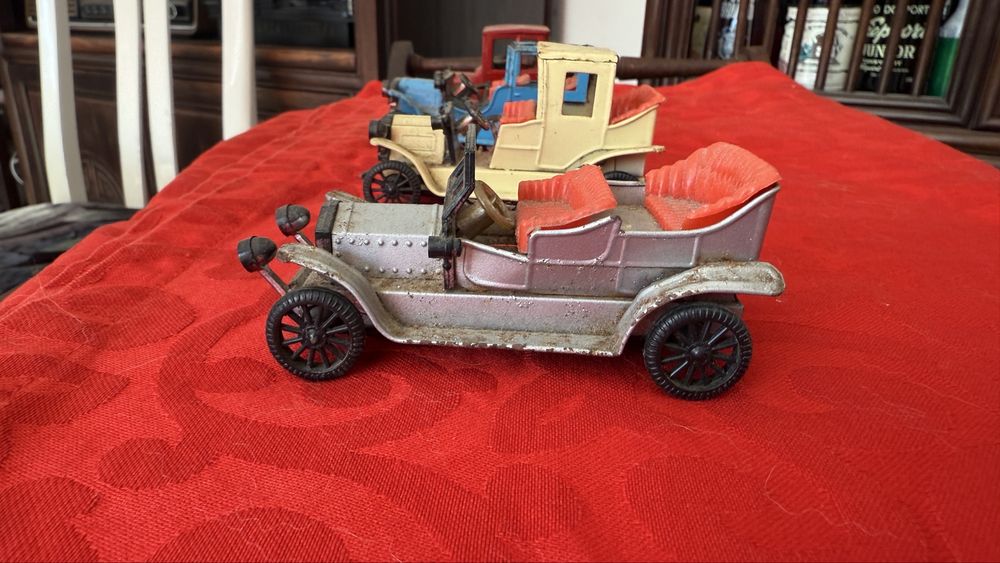 Carros miniatura vintage