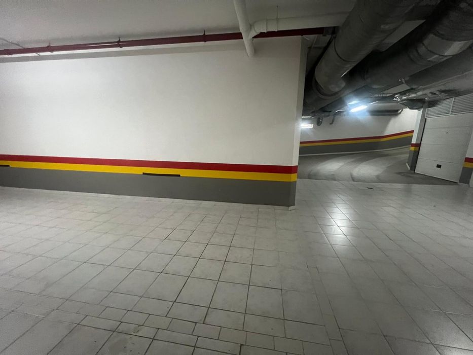 Alugo parqueamento 2 carros, Infantado na Zona Nova