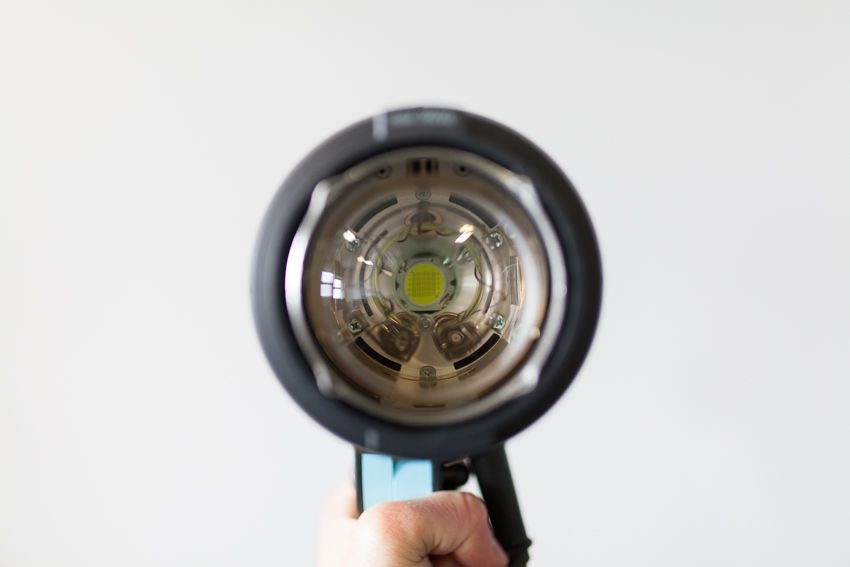 Broncolor A2L Generator + Mobiled Flash Head – Travel Kit64168946936066124