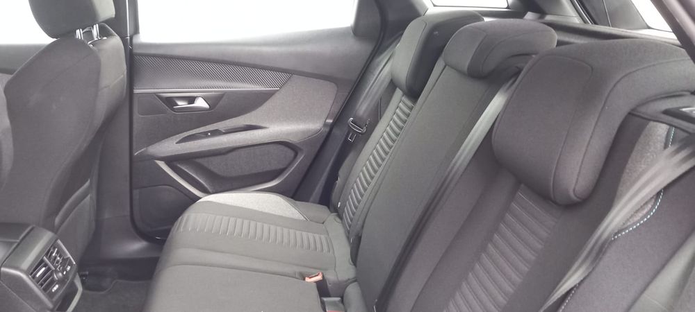 Nacional com 15mil km. Luxo e conforto num carro1 em estado impecável