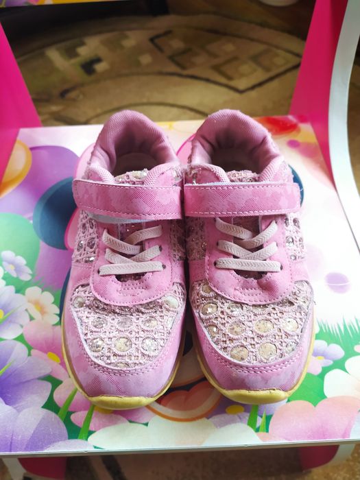 Продам кросівки для дівчинки
