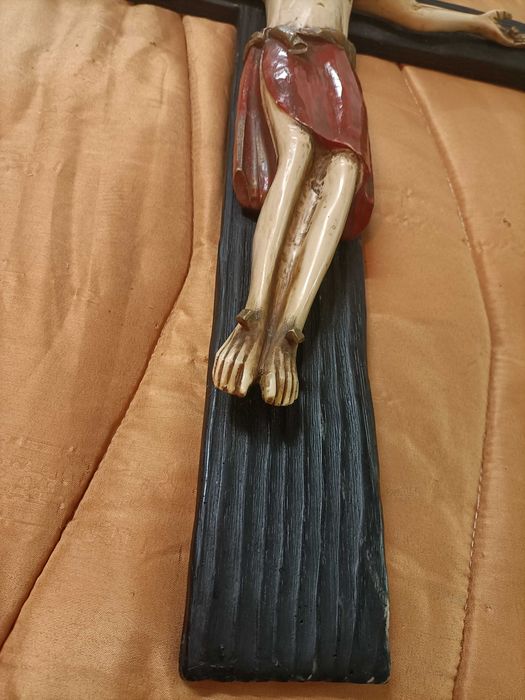 Estátua de Jesus Cristo em cruz