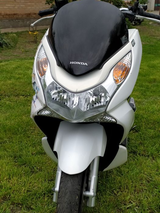 Продам японський Макс скутер HONDA  PCX. 125.