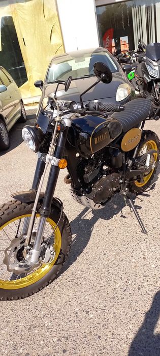 Moto como nova, sem uso