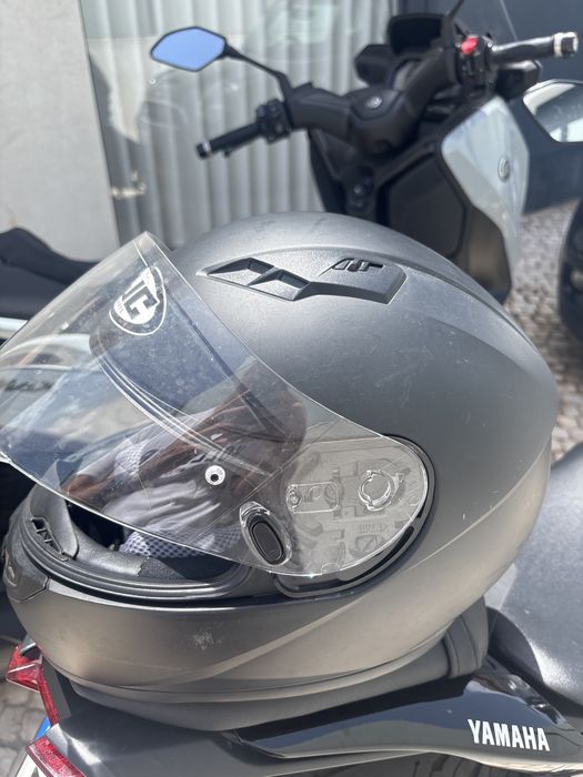 Capacete HJC com  uso