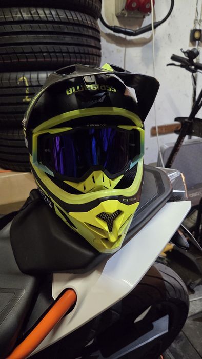 Kask motocyklowy plus gogle