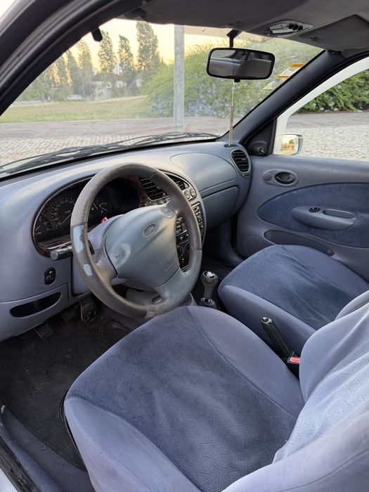 Vendo Ford Fiesta