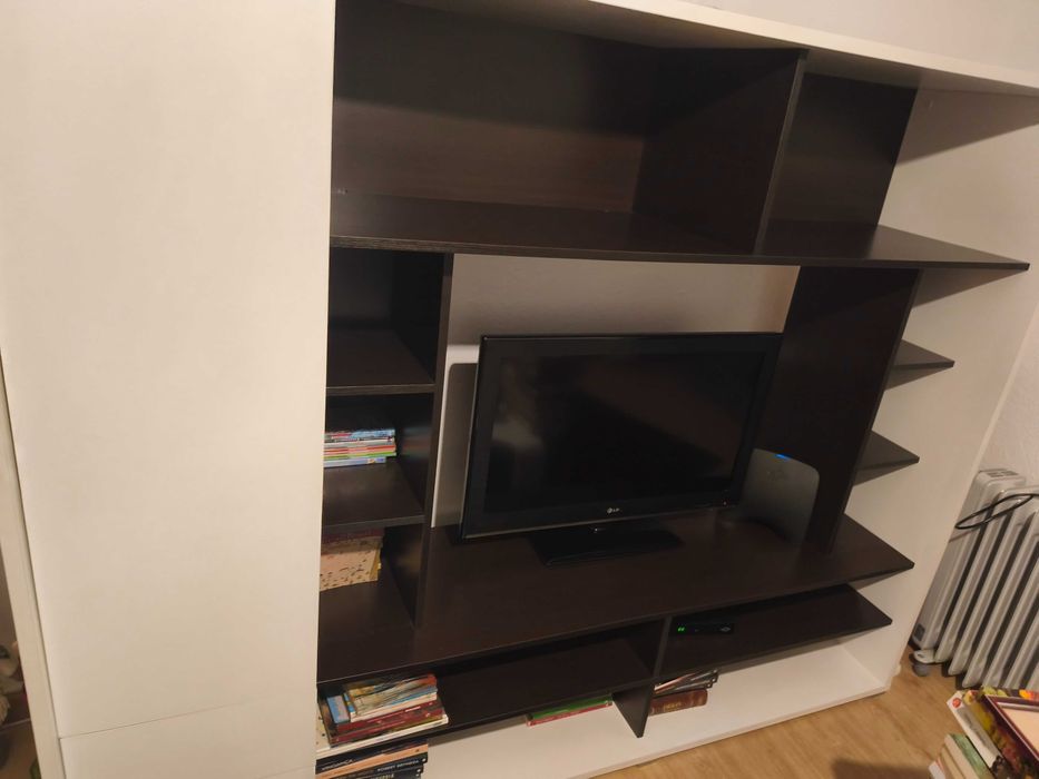 Móvel de sala moderno com mesa
