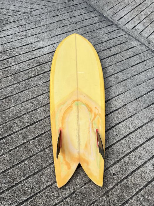 Prancha de surf fish tail twin fin
