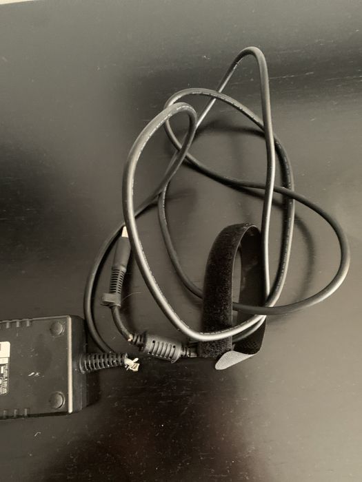 Carregador de computador HP e cabo de alimentação