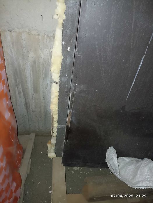 Металеві двері б у 120 × 220